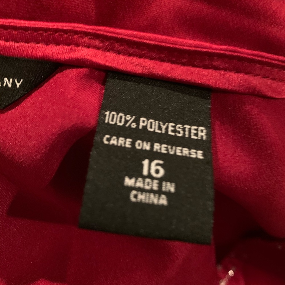 NWOT New York & Company Ruby Red Silky Embellished V-Neck Top 16 Fits like a 14. - Picture 4 of 9